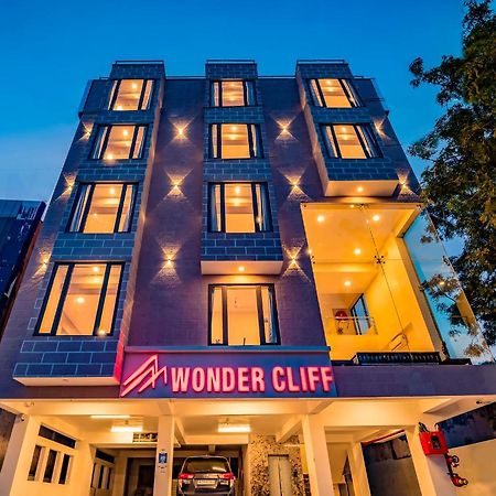 Hotel Wonder Cliff Udaipur Esterno foto