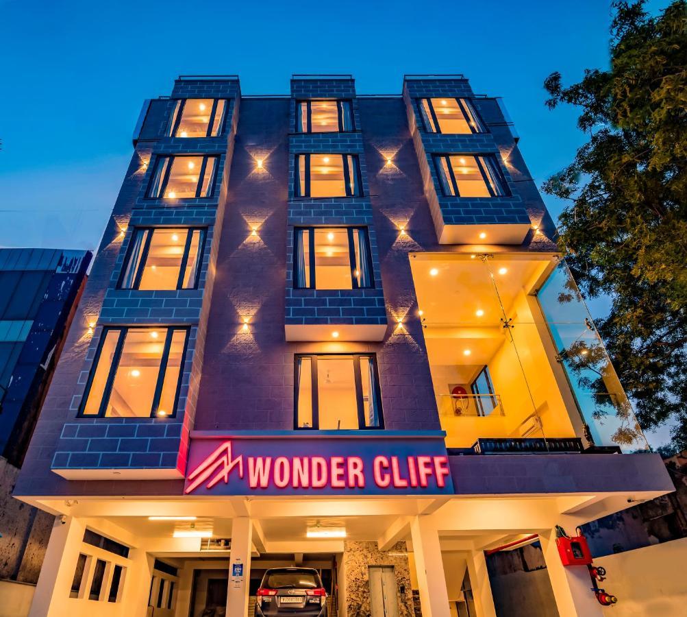 Hotel Wonder Cliff Udaipur Esterno foto