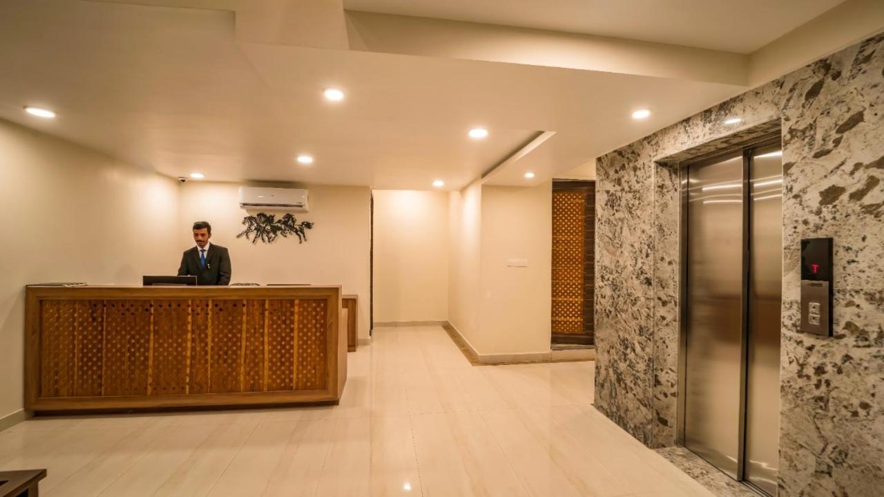 Hotel Wonder Cliff Udaipur Esterno foto