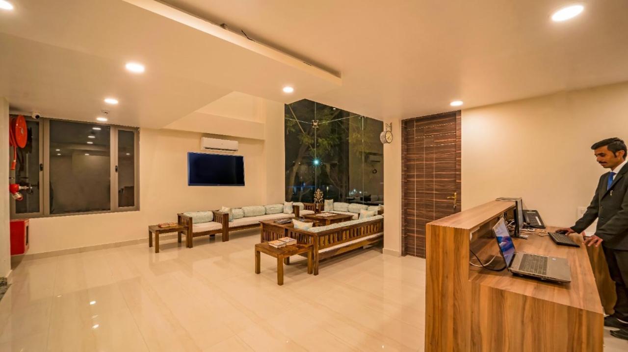 Hotel Wonder Cliff Udaipur Esterno foto