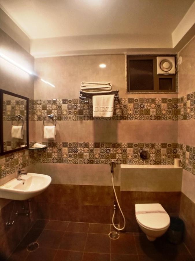 Hotel Wonder Cliff Udaipur Esterno foto