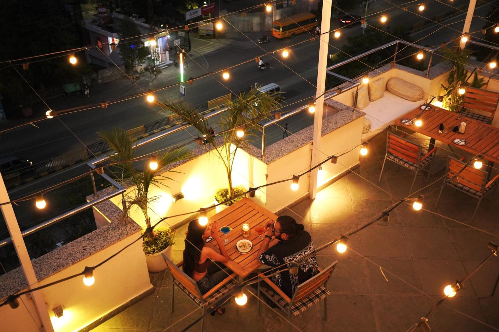 Hotel Wonder Cliff Udaipur Esterno foto