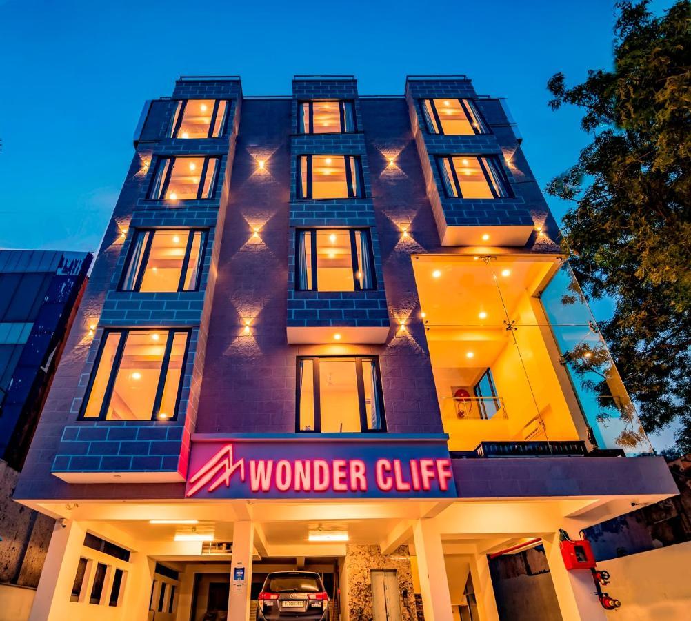 Hotel Wonder Cliff Udaipur Esterno foto