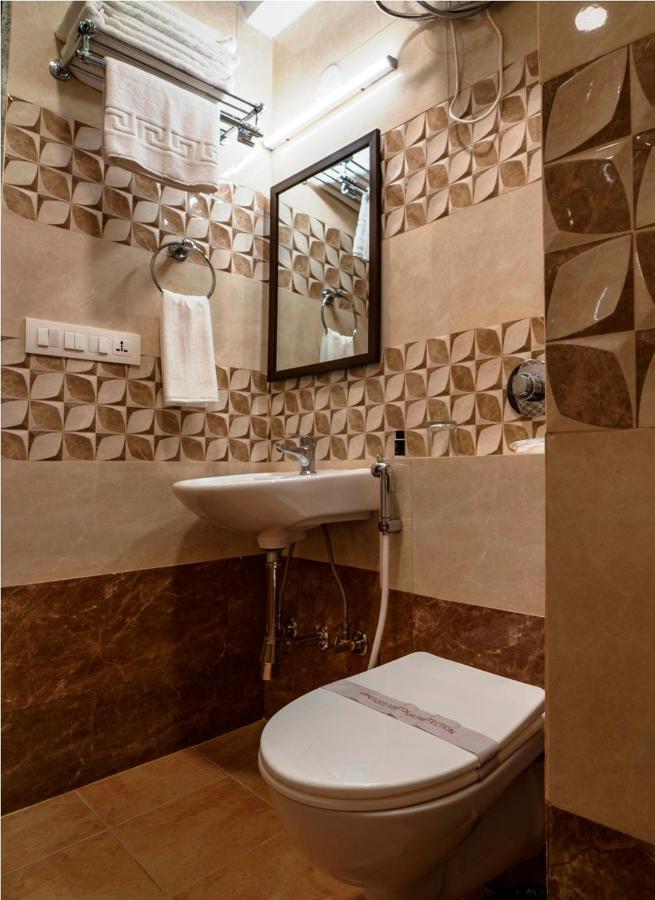 Hotel Wonder Cliff Udaipur Esterno foto