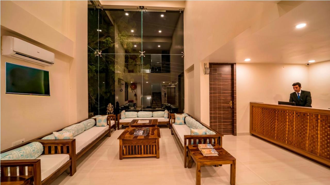 Hotel Wonder Cliff Udaipur Esterno foto